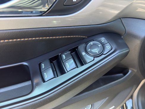 Used 2020 Chevrolet Traverse LT w/ LT Premium Package AWD/4WD image 13