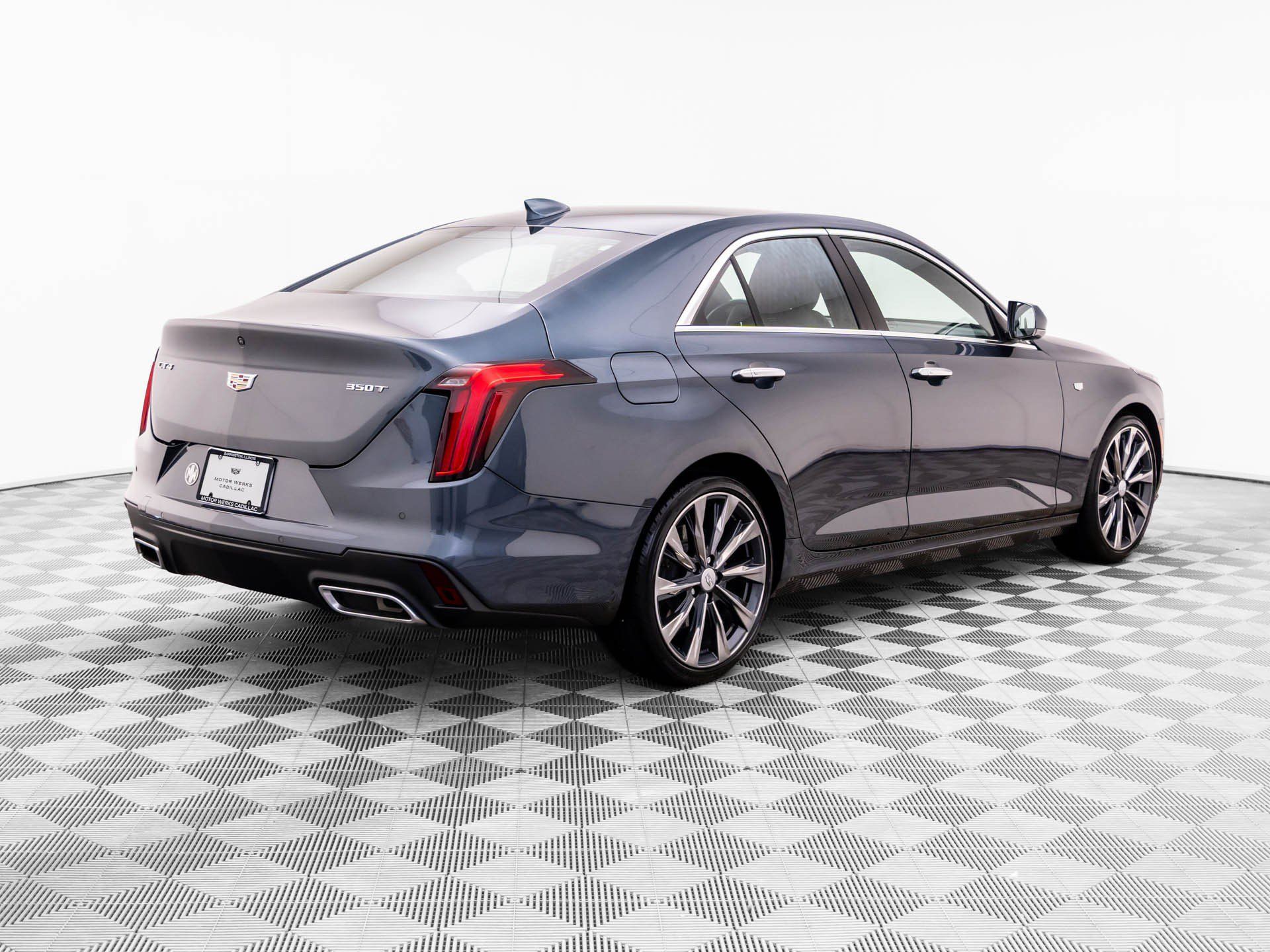 Used 2022 Cadillac CT4 Premium Luxury RWD image 5