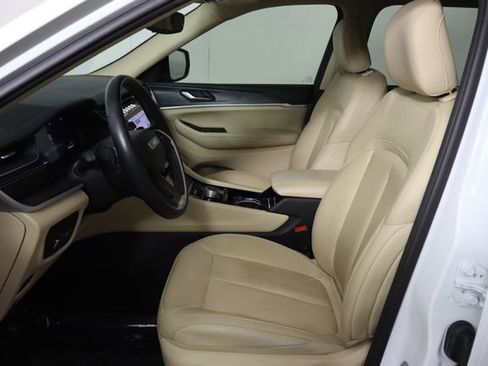 Used 2022 Jeep Grand Cherokee L Limited AWD/4WD image 13