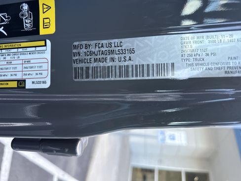 Used 2021 Jeep Gladiator Sport image 29