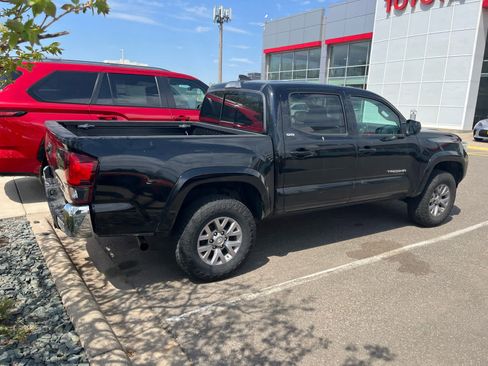 Used 2019 Toyota Tacoma SR5 AWD/4WD image 5