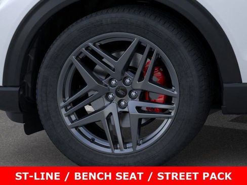 New 2025 Ford Explorer ST-Line w/ ST-Line Street Pack image 19