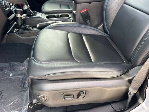 Used 2024 Jeep Wrangler High Altitude image 22