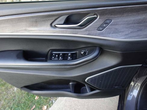 Used 2021 Jeep Grand Cherokee L Limited image 11