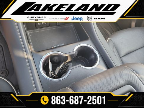Used 2024 GMC Yukon XL SLT w/ SLT Premium Package AWD/4WD image 27