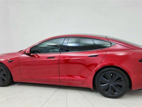 Used 2022 Tesla Model S Plaid image 4