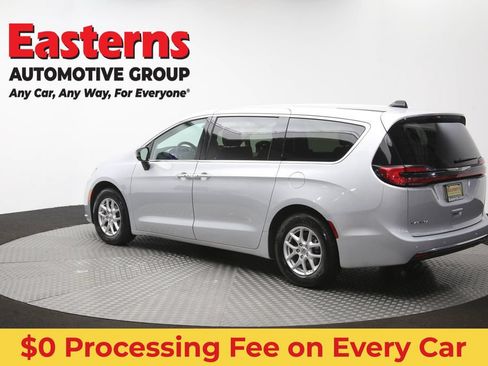 Used 2024 Chrysler Pacifica Touring-L FWD image 65
