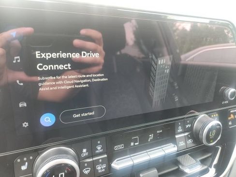 Certified 2025 Toyota Highlander XLE AWD/4WD image 11