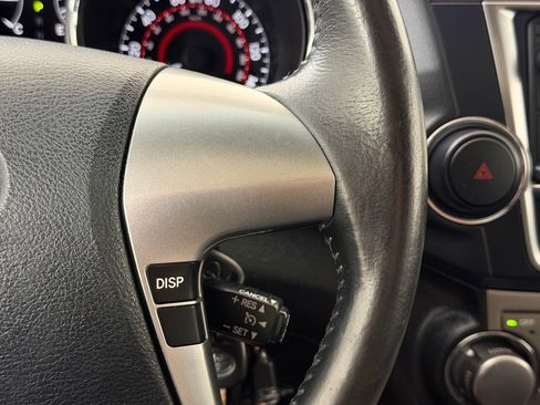 Used 2013 Toyota Highlander SE FWD image 16