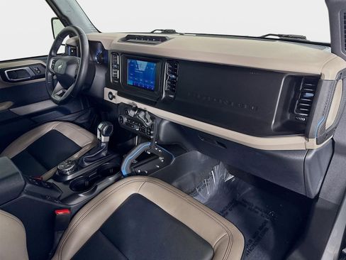 Used 2023 Ford Bronco Wildtrak image 29