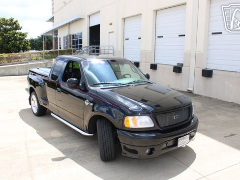 Used 2000 Ford F150 Harley-Davidson RWD image 17