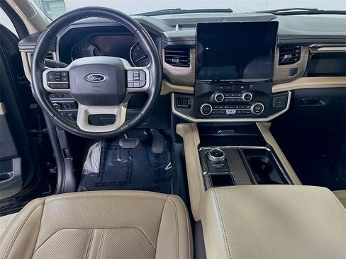 Used 2024 Ford Expedition Limited image 18
