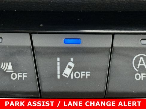 Used 2019 Chrysler Pacifica Limited w/ Advanced Safetytec Group image 27