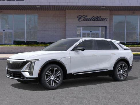 New 2026 Cadillac Lyriq Premium Luxury image 2