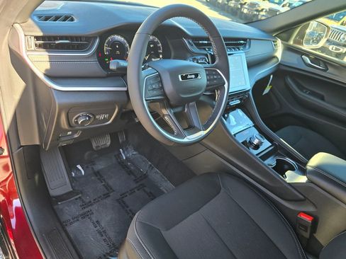 New 2025 Jeep Grand Cherokee Laredo X w/ Luxury Tech Group I image 25