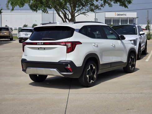 Certified 2025 Kia Seltos EX w/ EX Sunroof Package FWD image 4