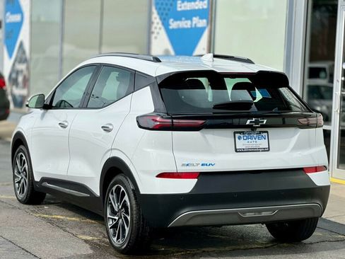 Used 2022 Chevrolet Bolt EUV Premier w/ Sun & Sound Package image 3