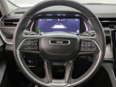 Used 2023 Jeep Grand Cherokee L Limited w/ Black Appearance Package image 25