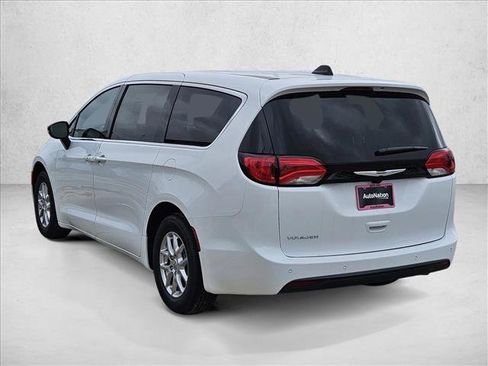 New 2025 Chrysler Voyager LX image 7