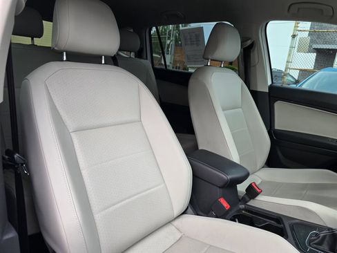 Used 2021 Volkswagen Tiguan SE FWD image 9