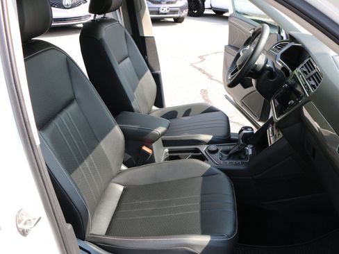 Used 2022 Volkswagen Tiguan SE AWD/4WD image 28