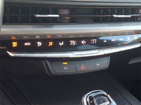 Used 2024 Cadillac XT4 Premium Luxury image 15