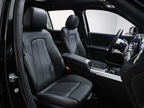 New 2026 Mercedes-Benz GLB 250 4MATIC image 10
