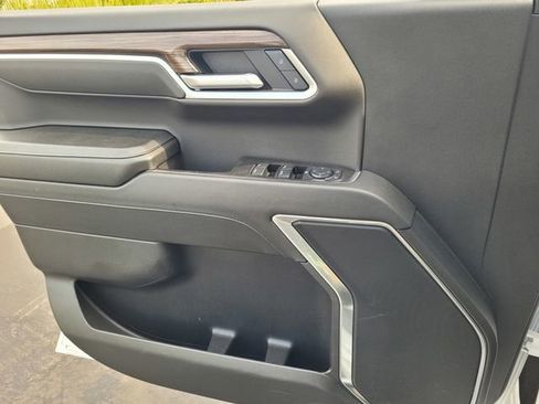 Used 2025 Chevrolet Silverado 1500 LT image 13