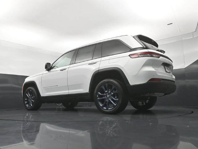 New 2026 Jeep Grand Cherokee Limited AWD/4WD image 22