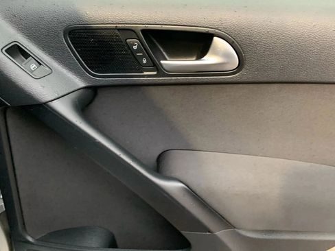 Used 2013 Volkswagen Tiguan S FWD image 18