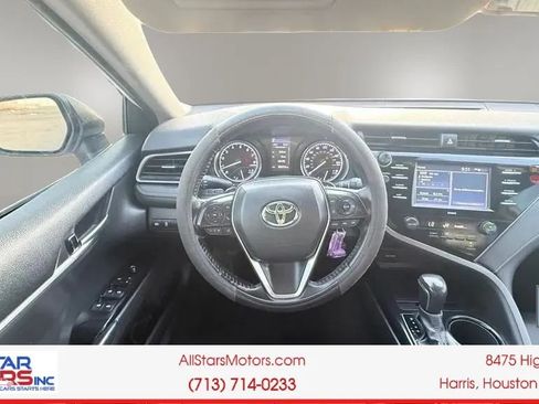 Used 2020 Toyota Camry SE w/ Carpet Mat Package FWD image 26