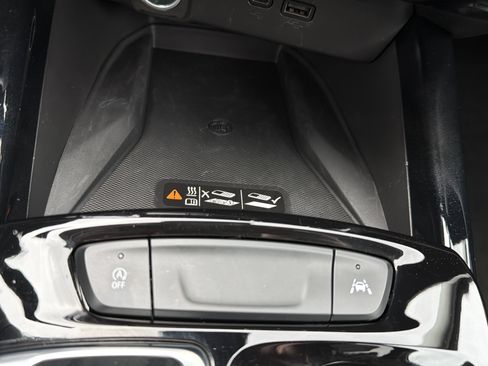 Used 2024 Chevrolet Trax ACTIV w/ Sunroof Package FWD image 20