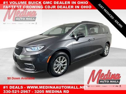 Used 2022 Chrysler Pacifica Touring-L