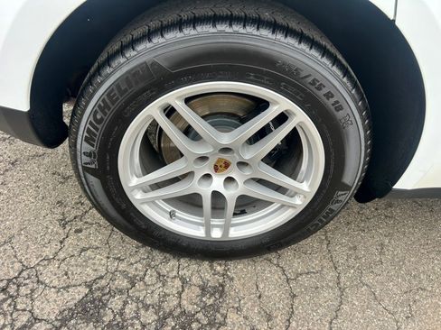Used 2019 Porsche Macan image 11