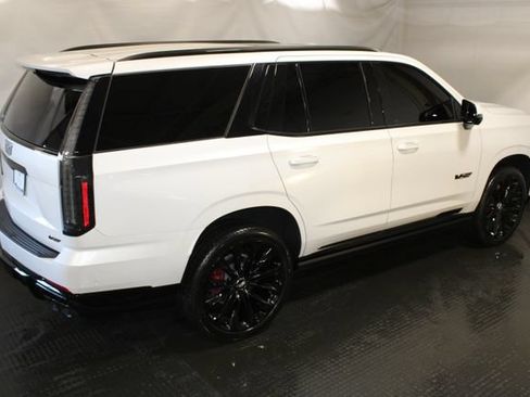 Used 2025 Cadillac Escalade V AWD/4WD image 5