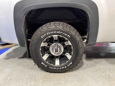 Used 2013 GMC Sierra 1500 SLT w/ SLT Convenience Package AWD/4WD image 25