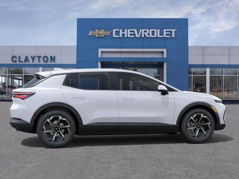 New 2026 Chevrolet Equinox EV LT image 29