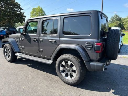 Used 2022 Jeep Wrangler Unlimited Sahara w/ LED Lighting Group AWD/4WD image 6
