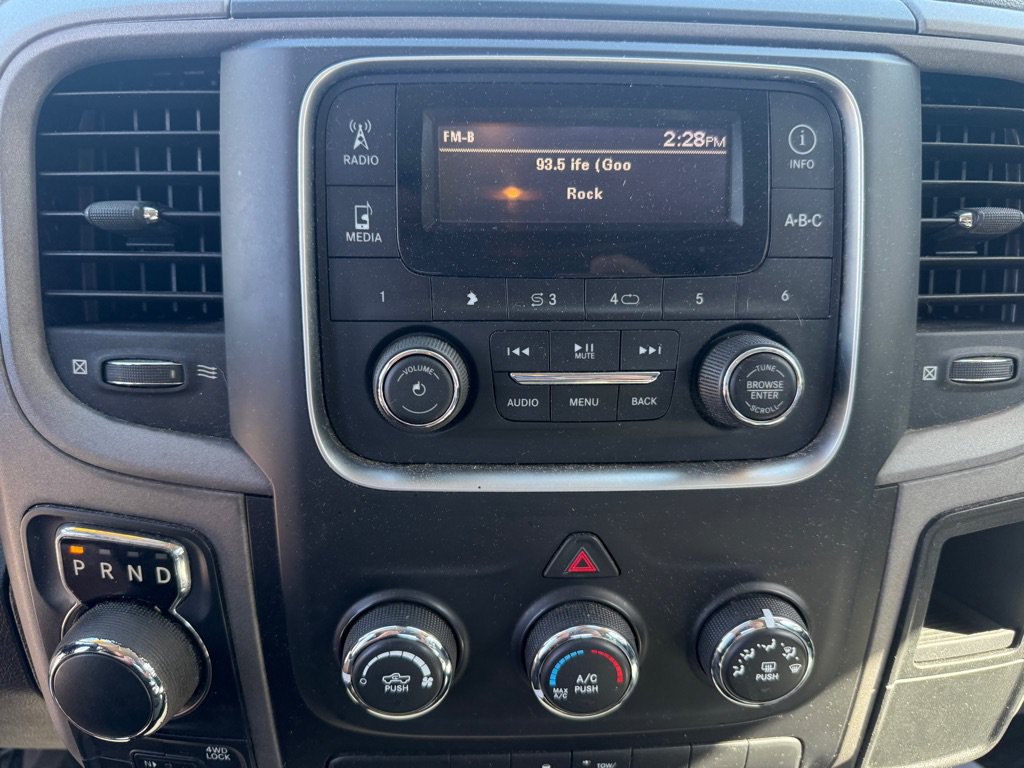 Used 2017 RAM 1500 Express AWD/4WD image 11