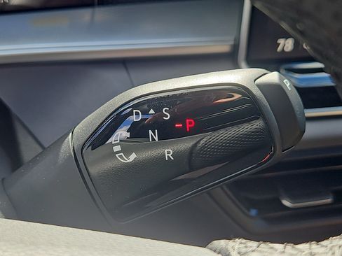 New 2026 Volkswagen Tiguan SE R-Line image 16