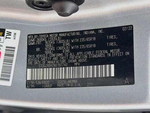 Used 2022 Toyota Highlander XLE AWD/4WD image 30