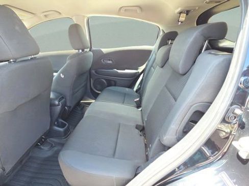 Used 2019 Honda HR-V LX image 11