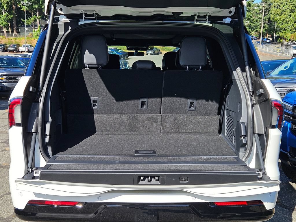 New 2027 Lincoln Navigator Reserve w/ Jet Appearance Package AWD/4WD image 12