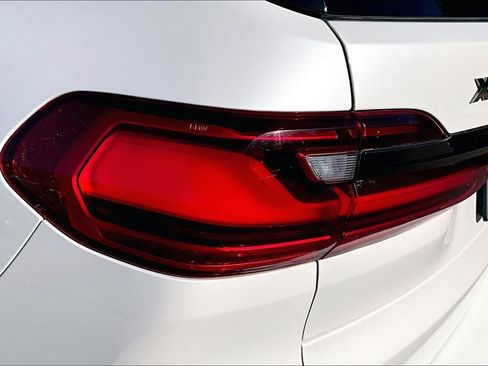 Used 2022 BMW X7 M50i AWD/4WD image 30