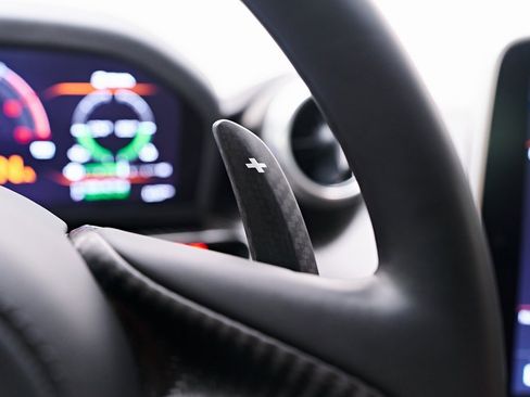 Used 2019 McLaren Senna image 62