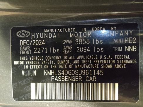 Used 2025 Hyundai Elantra SEL FWD image 33