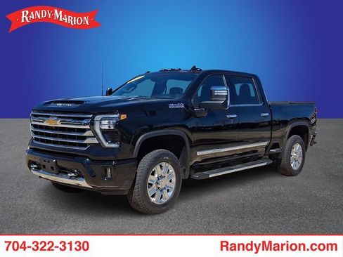Used 2024 Chevrolet Silverado 2500 High Country w/ High Country Premium Package AWD/4WD image 1