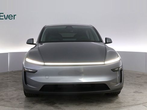Used 2026 Tesla Model Y 2WD image 12