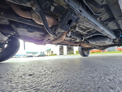 Used 2017 Toyota Tacoma TRD Off-Road w/ Premium & Technology Package image 21