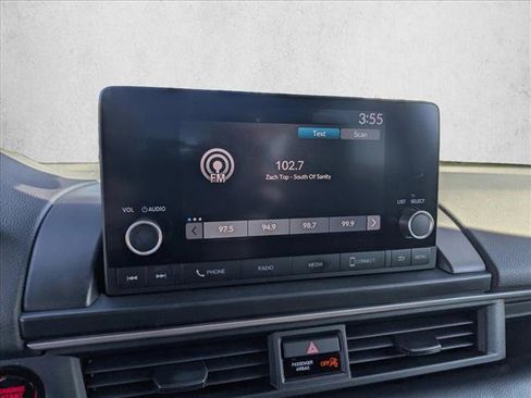 Used 2023 Honda Pilot Sport image 12